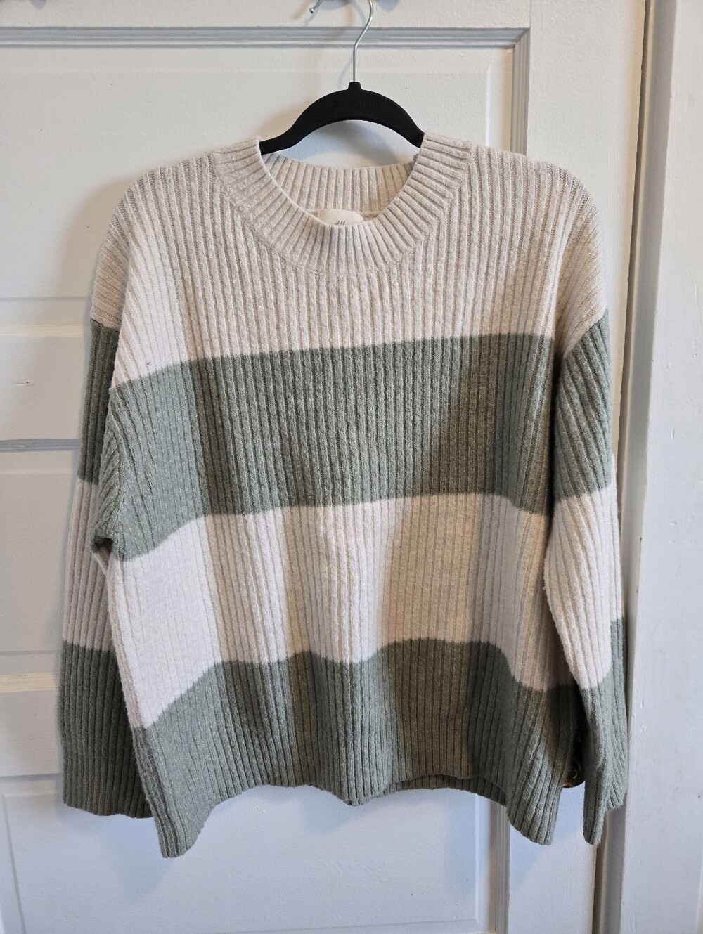 H&M Cream / Sage Green Striped Sweater L